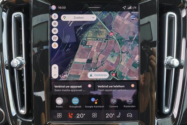 Volvo XC40 B4 Plus Black Edition - Panorama/schuifdak - IntelliSafe Assist & Surround - 360º Camera - Harmon Kardon Audio - Verwarmde voorstoelen, stuur & achterbank - Parkeersensoren voor & achter - Elektr. bedienb. voorstoelen met geheugen links - Draadloze tel. l