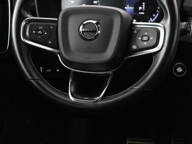 Volvo XC40 1.5 T4 Plug-in hybrid R Design | Leder/Alcantara | Carplay | Navigatie | Parkeerverwarming | Keyless | Cruise control | Parkeerhulp | Climate control | Full LED | PHEV