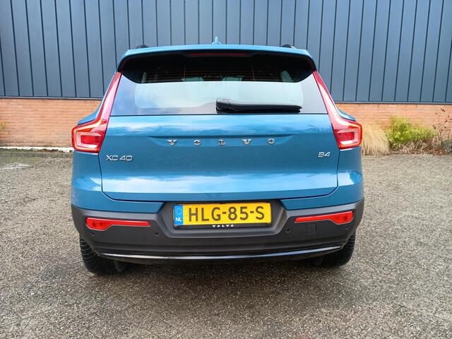 Volvo XC40 B4 Plus Dark