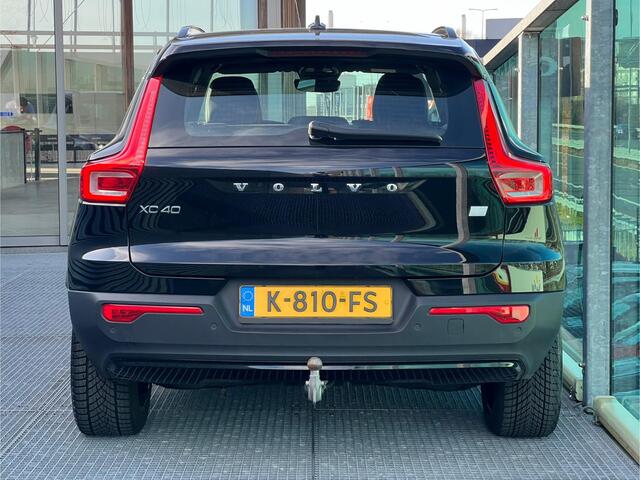 Volvo XC40 Recharge P8 AWD R-Design Automaat, Trekhaak semi elektrisch inklapbaar, Warmtepomp, Driver assist, BLIS, Adaptive cruise, Stoelverwarming voor- en achter, Stuurverwarming, Elektrisch verstelbare stoelen