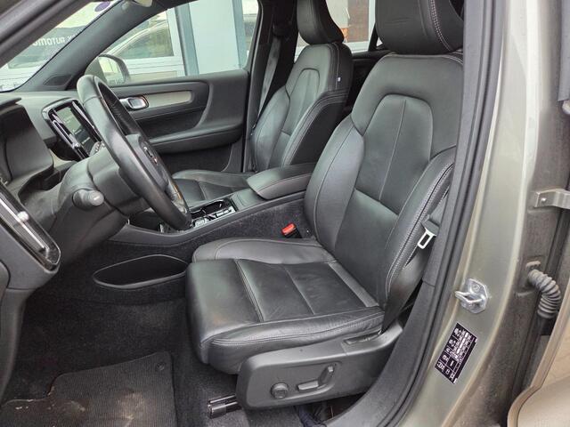 Volvo XC40 2.0 T4 Inscription | Harman Kardon Audio | Schuif-/Kanteldak | Keyless | Stoelverwaming | BLIS | Parkeersensoren V+A |