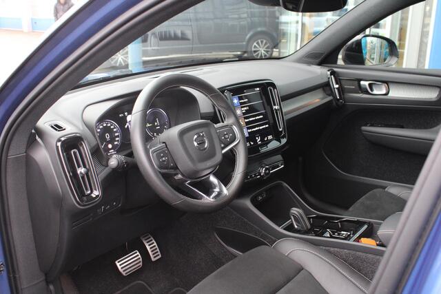 Volvo XC40 1.5 T5 Recharge R-Design | Harman/Kardon | Adaptive Cruise Control | Stoelverwarming | Panorama Dak | Camera | Navigatie | Lederen Bekleding | Electrische Klep |