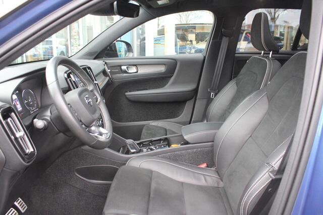 Volvo XC40 1.5 T5 Recharge R-Design | Harman/Kardon | Adaptive Cruise Control | Stoelverwarming | Panorama Dak | Camera | Navigatie | Lederen Bekleding | Electrische Klep |