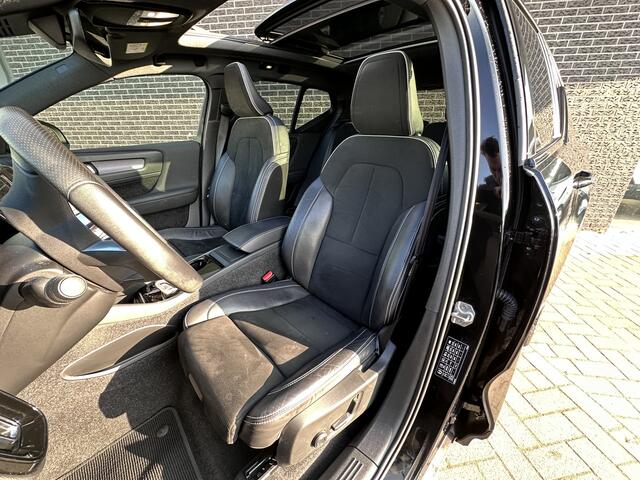 Volvo XC40 Recharge P8 AWD R-Design | Panoramadak | 360 Camera | Navigatie