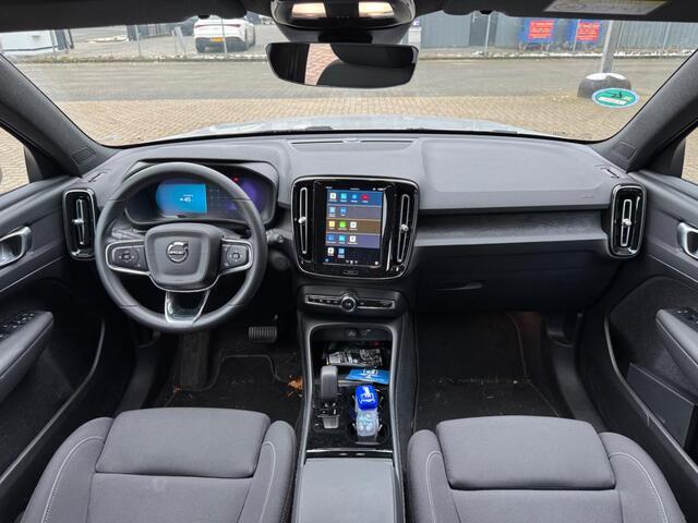 Volvo XC40 Single Motor Essential 69 kWh | Navigatie | Apple Carplay | Android Auto | Achteruitrijcamera | Parkeersensoren | Lichtmetalen Velgen 19 inch | Cruise Control | Climate Control