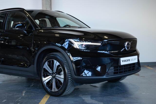 Volvo XC40 Recharge Core 70 kWh | Stoelverwarming | Stuurwielverwarming | 4-seizoenen banden | Warmtepomp | 1ste Eigenaar | Google Infotainment | Parkeercamera | Parkeersensoren voor + achter | draadloze telefoonlader