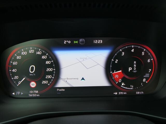 Volvo XC40 1.5 T3 AUT Momentum Pro 12MND garantie / Pilot assist / DAB+ / C