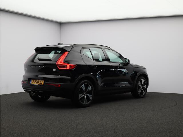 Volvo XC40 Recharge P8 AWD R-Design / Trekhaak / 360 camera / Stoel+stuur+vorruitverwarming