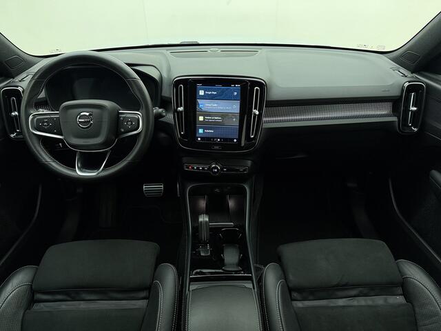 Volvo XC40 Recharge P8 408PK AWD R-Design / Keyless entry / Elek achterklep / Semi elektrische trekhaak / PDC achter / Nubuck bekleding / Google navigatie.