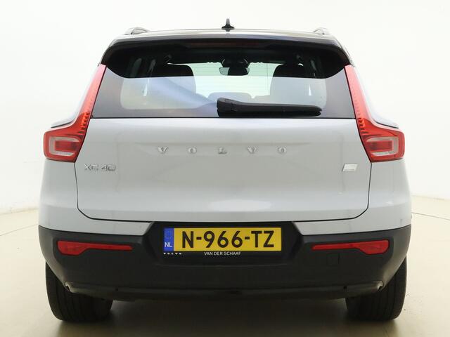 Volvo XC40 Recharge P8 408PK AWD R-Design / Keyless entry / Elek achterklep / Semi elektrische trekhaak / PDC achter / Nubuck bekleding / Google navigatie.