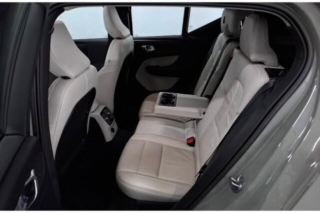 Volvo XC40 1.5 T5 Plug-in Hybrid 193kW/262pk DCT7 Ultimate Dark FACELIFT! PANORAMADAK + HARMAN/KARDON + ADAPT.CRUISE + PILOT ASSIST + NAVI SENSUS + BLIS + LANE ASSIST + EL.STOELEN + STOEL-&STUURVERWARMING + 360 CAMERA + KEYLESS + PARKSENSOREN V&A + 19" LM-VELGEN!!