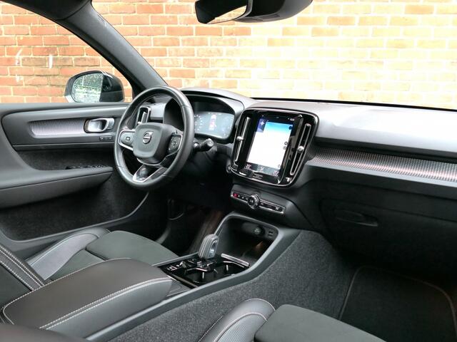 Volvo XC40 1.5 T3 AUT R-Design 12 MND garantie Camera / Apple carplay & And