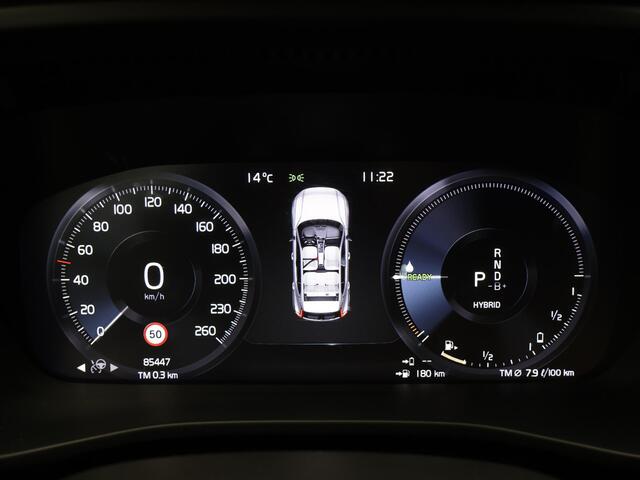 Volvo XC40 1.5 T4 Plug-in hybrid Plus Dark / Trekhaak / Stoel- + stuurwielverwarming / Harman Kardon Audio / Elektr. stoelverstelling / Achteruitrijcamera / Pilot Assist / BLIS