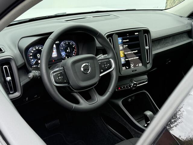 Volvo XC40 1.5 T3 Momentum | Navi | CarPlay | Cruise | Camera | LED