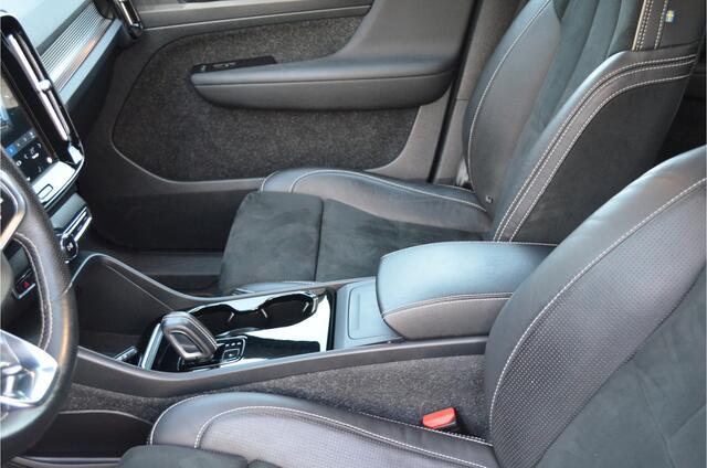 Volvo XC40 Recharge P8 AWD R-Design | Camera | Stoel en stuurverw. | Trekhaak | SOH 90%