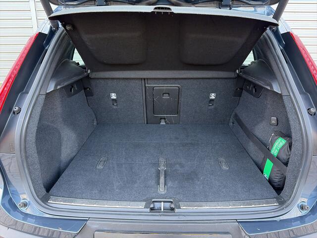 Volvo XC40 2.0 T4 Inscription / Blis / Elektrisch stoelen / Trekhaak / Ultra compleet /