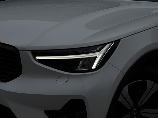 Volvo XC40 1.5 T4 Plug-in hybrid Core Bright / Navi / Elektrische Verstelbare Stoelen / Allseason Banden /