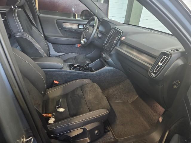 Volvo XC40 Recharge Plus 70 kWh | Adaptieve cruise control | Stoel- en stuurverwarming | Nubuck Interieur | Warmtepomp | 20 inch velgen | Camera |
