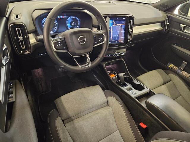 Volvo XC40 1.5 T4 Plug-in hybrid Core Bright | Facelift | Navigatie | keyless entry/start | Cruise control | Apple carplay/android auto | Regensensor | Zitvlak verlengers |