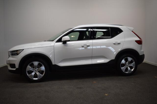 Volvo XC40 2.0 T4 190pk AUT8 Momentum Trekhaak 1800kg/ Leer/ Stoelverw./ Camera/ Adapt. Cruise