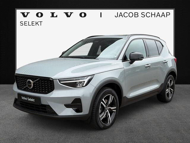 Volvo XC40 2.0 B4 Plus Dark / Panoramadak / Lederen bekleding / Trekhaak / Parkeerverwarming /