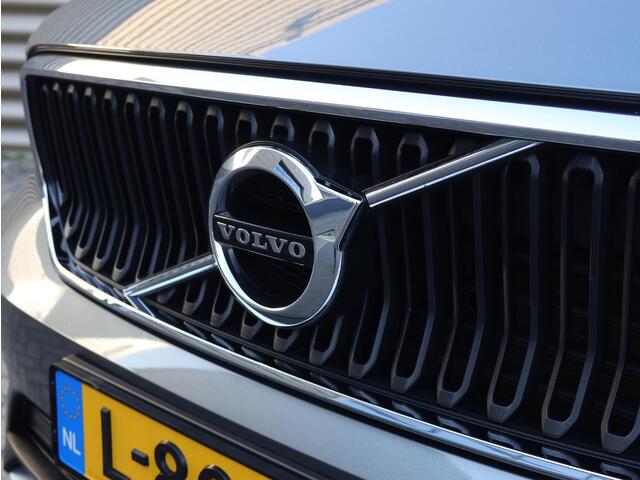 Volvo XC40 2.0 T4 Momentum