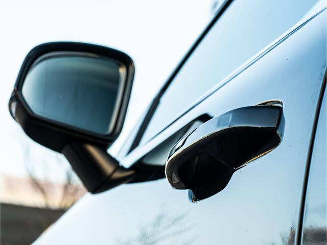 Volvo XC40 1.5 T5 Recharge Inscription Expression LED ADAP CRUISE STANDKACHEL PDC 18 INCH