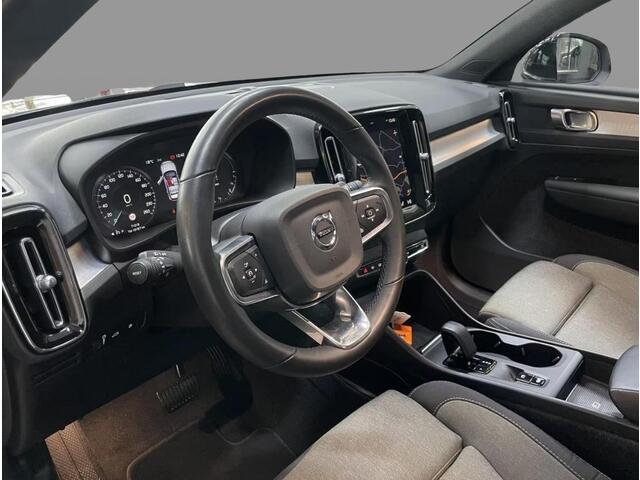 Volvo XC40 Plug-in Hybrid T4 Core Bright | Trekhaak | Stoel- en stuurverwarming | LED koplampen | Navigatie | Apple Carplay / Android Auto | Cruise control | Parkeersensoren achter | Climate control |