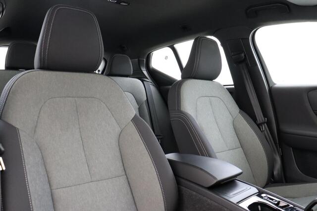 Volvo XC40 B4 (M-HYBRID) PLUS DARK -CAMERA|ADAP.CRUISE|VERW.VOORRUIT|TREKHAAK|HARMAN/KARDON|19"