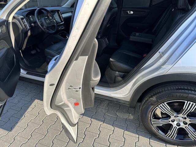Volvo XC40 2.0 T4 Momentum Pano|leder|CAM|LED|