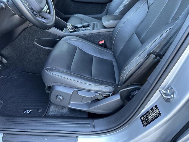 Volvo XC40 2.0 T4 Momentum Pano|leder|CAM|LED|