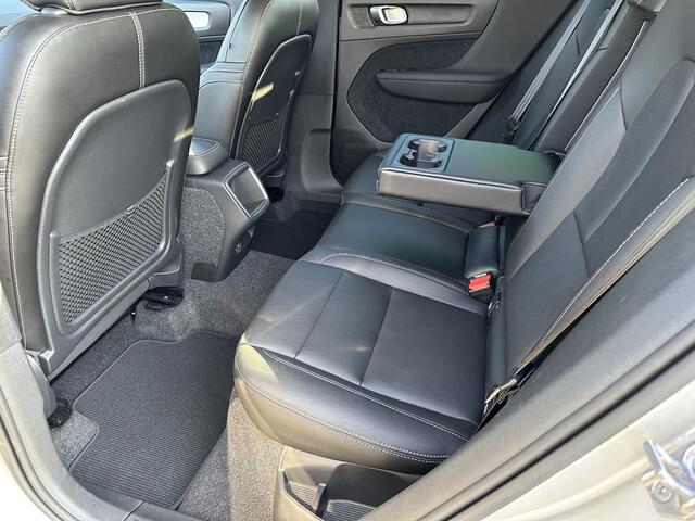 Volvo XC40 2.0 T4 Momentum Pano|leder|CAM|LED|