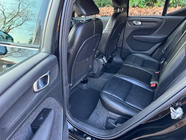 Volvo XC40 Recharge P8 AWD R-Design/Acarplay/Leer/Led/Garantie