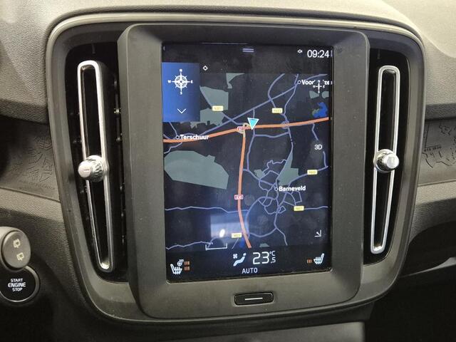 Volvo XC40 1.5 T2 Momentum Core | Automaat | Apple carplay/android auto | Stoelverwarming | Stuurverwarming | Parkeersensoren V+A | Parkeercamera | 18 "lm velgen | Volvo on Call |