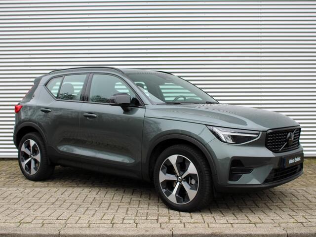 Volvo XC40 2.0 B4 Plus Dark / Trekhaak / All Season Banden / Stoel+Stuurwielverwarming / Elek. verstelbare stoelen / Harman Kardon Audio / Blis