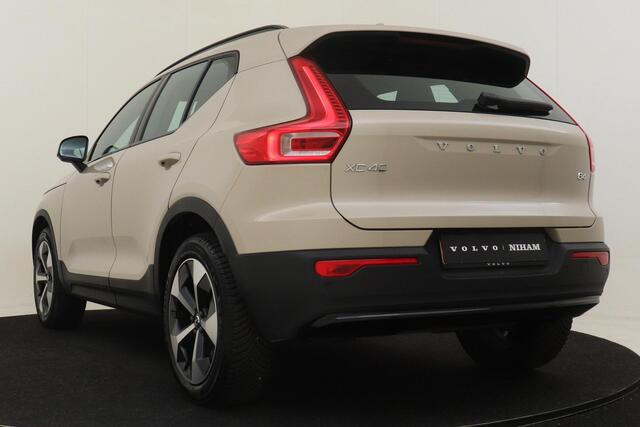 Volvo XC40 B4 (M-HYBRID) PLUS DARK -CAMERA|ADAP.CRUISE|VERW.VOORRUIT|TREKHAAK|HARMAN/KARDON|19"