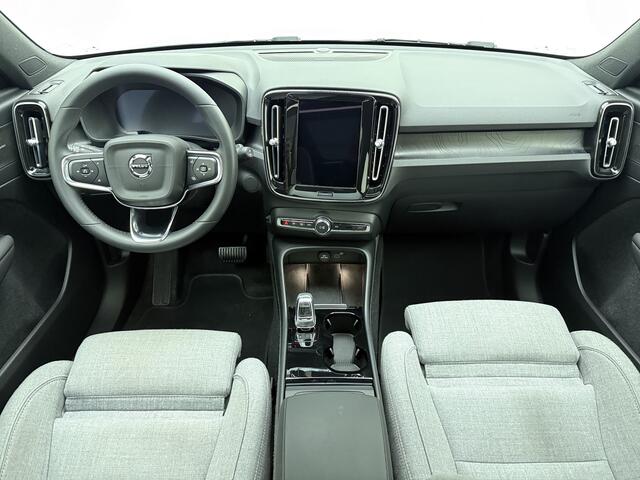 Volvo XC40 Recharge Ultimate / Wool Blend / Panoramadak / Pixel Koplampen / Elektr. Stoelen / Trekhaak / 360 Camera / Harman&Kardon Audio / Stoel + Stuurw. Verwarming /