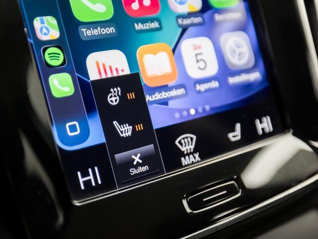 Volvo XC40 1.5 T2 Momentum Sport Automaat (APPLE CARPLAY, GROOT NAVI, STUUR/STOELVERWARMING, CAMERA, SPORTSTOELEN, KEYLESS, ELEK ACHTERKLEP, NIEUWSTAAT)