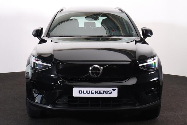Volvo XC40 Recharge Twin Ultimate 82 kWh - Panorama/schuifdak - Intellisafe & Surround - Lederen bekleding - 360° Camera - Verwarmbare voorstoelen & stuurwiel - Parkeersensoren voor & achter - Elektr. bedienb. voorstoelen met geheugen links - Warmtepomp - Draadloze 