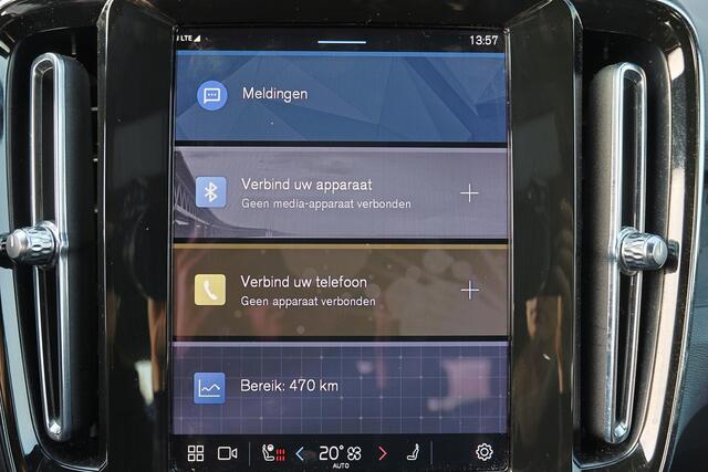 Volvo XC40 Recharge Twin Ultimate 82 kWh - Panorama/schuifdak - Intellisafe & Surround - Lederen bekleding - 360° Camera - Verwarmbare voorstoelen & stuurwiel - Parkeersensoren voor & achter - Elektr. bedienb. voorstoelen met geheugen links - Warmtepomp - Draadloze 