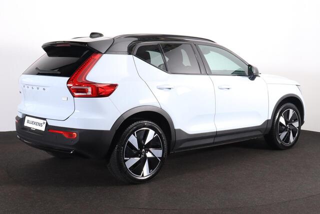 Volvo XC40 Recharge Twin Plus 82 kWh - IntelliSafe Assist & Surround - Parkeercamera achter - Verwarmde voorstoelen & stuur - Parkeersensoren voor & achter - Draadloze tel. lader - Warmtepomp - Extra getint glas - Elektr. inklapbare trekhaak - 19' LMV