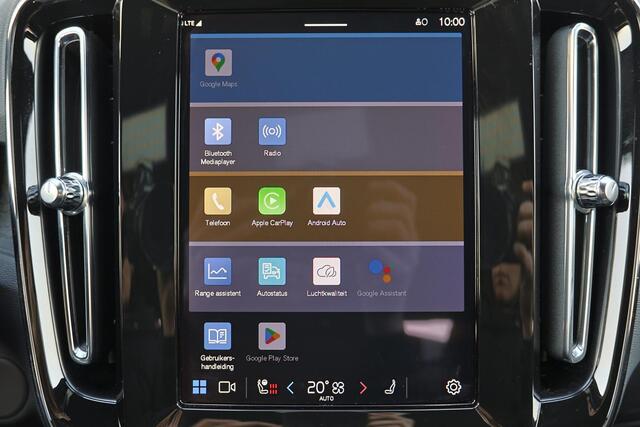 Volvo XC40 Recharge Twin Plus 82 kWh - IntelliSafe Assist & Surround - Parkeercamera achter - Verwarmde voorstoelen & stuur - Parkeersensoren voor & achter - Draadloze tel. lader - Warmtepomp - Extra getint glas - Elektr. inklapbare trekhaak - 19' LMV