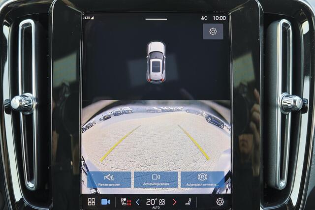 Volvo XC40 Recharge Twin Plus 82 kWh - IntelliSafe Assist & Surround - Parkeercamera achter - Verwarmde voorstoelen & stuur - Parkeersensoren voor & achter - Draadloze tel. lader - Warmtepomp - Extra getint glas - Elektr. inklapbare trekhaak - 19' LMV