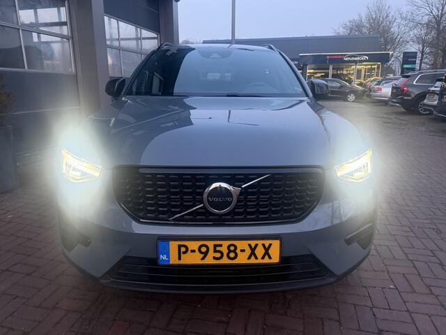 Volvo XC40 1.5 T4 Plug-in hybrid Plus Dark Dark Bj 2022 Trekhaak Km 56.000 | Facelift | Leder | 18" LMV