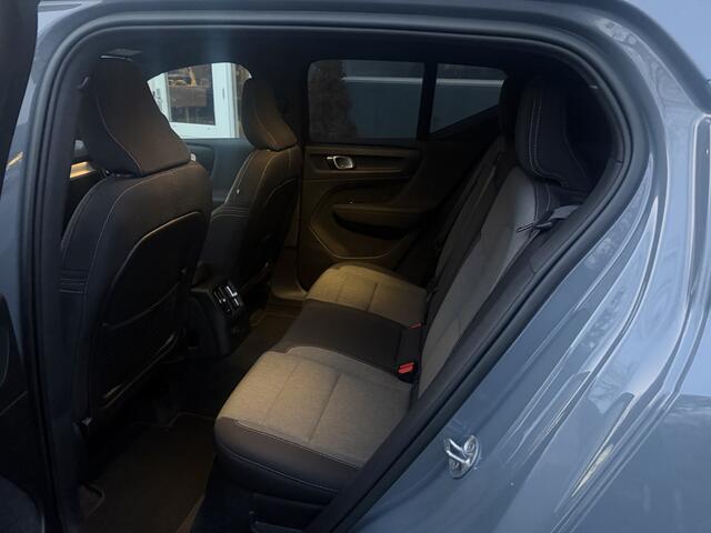 Volvo XC40 1.5 T4 Plug-in hybrid Plus Dark Dark Bj 2022 Trekhaak Km 56.000 | Facelift | Leder | 18" LMV