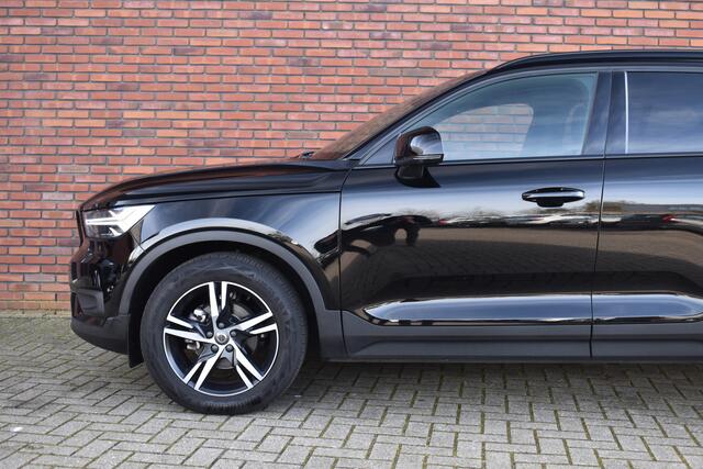 Volvo XC40 T2 129PK Automaat R-Design | 18 Inch | Extra getint glas |