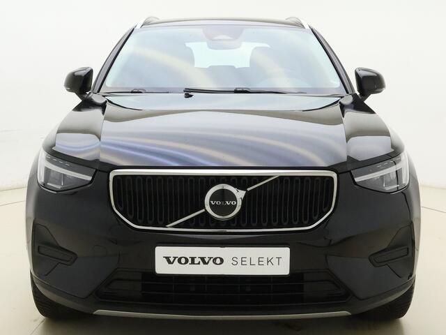 Volvo XC40 B3 177pk Core / Lederen bekleding / Camera achter / Keyles entry / Stoel/- en stuurverwarming /