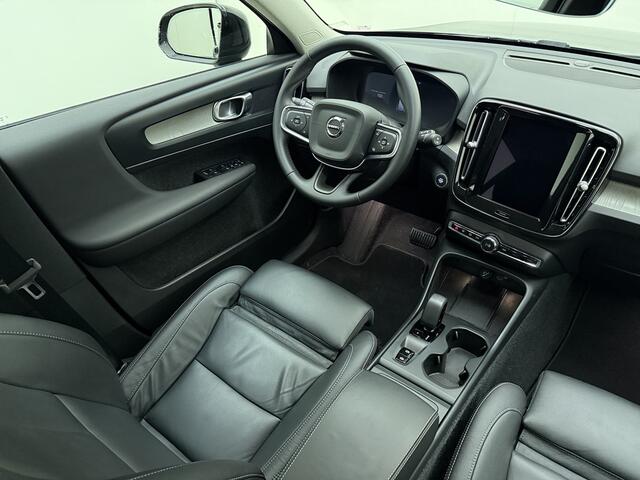 Volvo XC40 B3 177pk Core / Lederen bekleding / Camera achter / Keyles entry / Stoel/- en stuurverwarming /