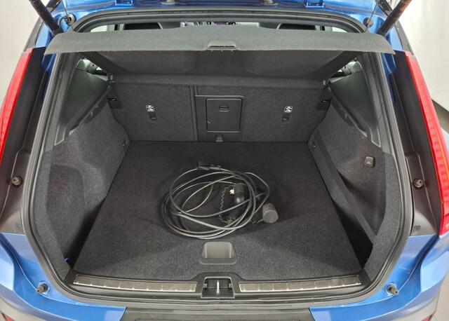 Volvo XC40 1.5 T5 Recharge R-Design | Plug-in Hybrid (PHEV) | Panoramadak | Elektrisch Verstelbare Voorstoelen | Harman Kardon Audio | 360 Graden Camera | Stoelverwarming | Trekhaak | Lederen Bekleding