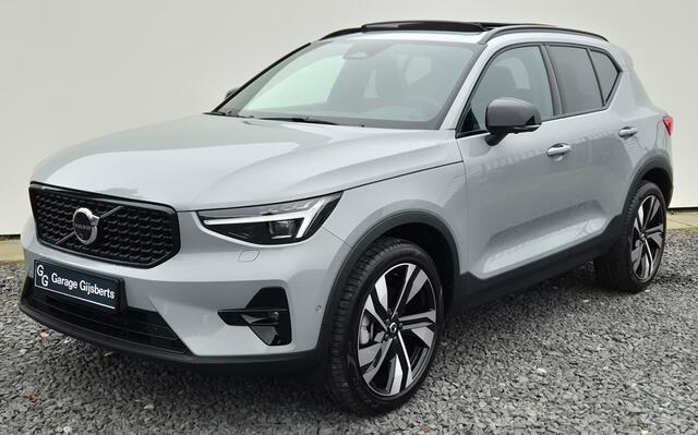 Volvo XC40 2.0 B3 Ultra Dark Panorama Dak - MY 2026 - 20" Wielen - Lighting pack - Lounge-pakket - Harman Kardon Audio - 360 Camera - Climate - Privacy Glass - R980 Interieur - voorruit verwarming - Power seats met memory